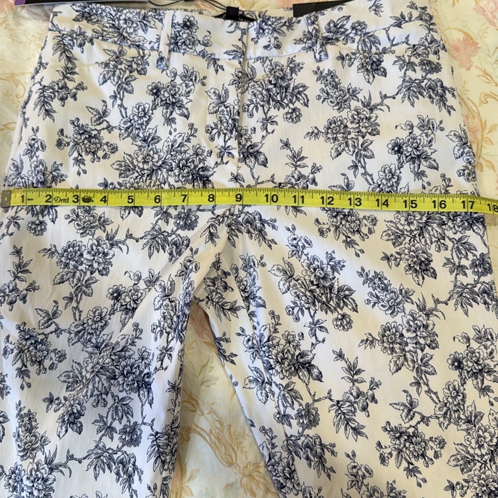 NWT Mario Serrani Floral Print Pants w Tummy Control Size 4 x 27 - Picture 7 of 14